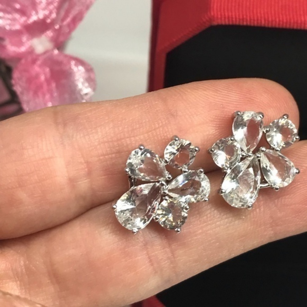 Multi stone simulated diamond studs fashion